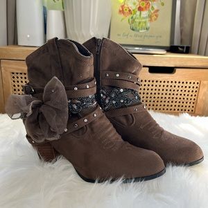 Heeled Boots (9.5)